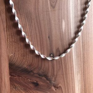 925 Sterling Silver Necklace. Measures 18 inches